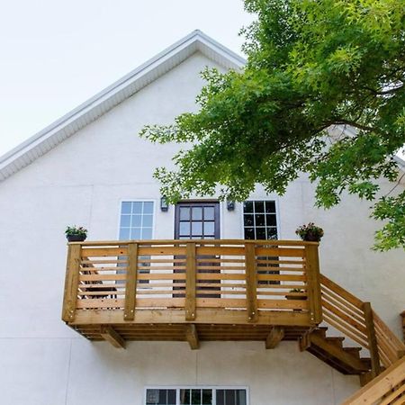 Park Carriage House Rest & Explore With Hollyhock Louisville Exterior photo