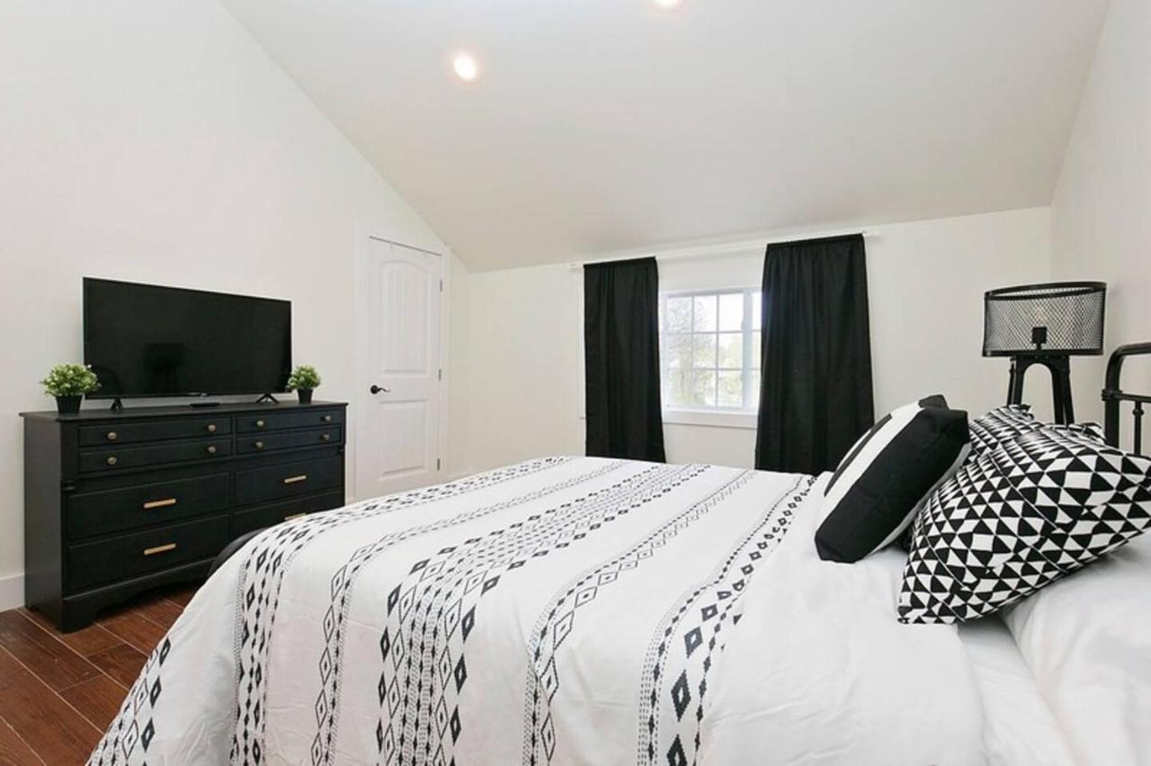 Park Carriage House Rest & Explore With Hollyhock Louisville Exterior photo