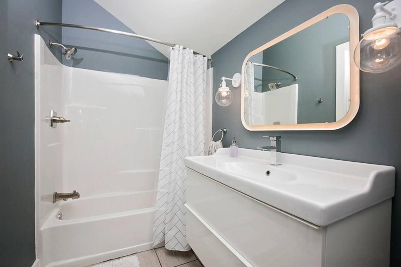 Park Carriage House Rest & Explore With Hollyhock Louisville Exterior photo